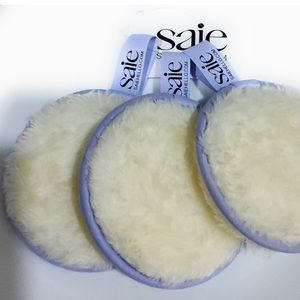 Saie Hello Reusable Beauty Rounds.
